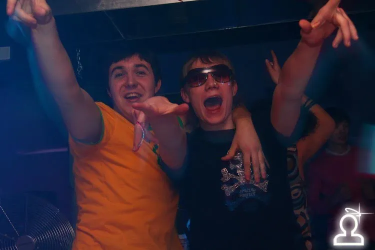 Закрытие Poppers Party