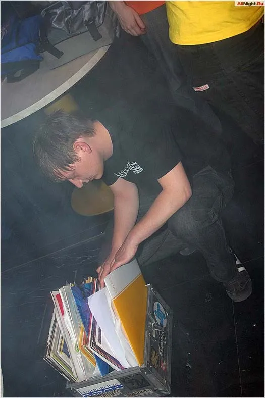 Всем присутствующим по Fuckeлу!