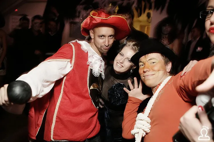 HALLOWEEN PARADE