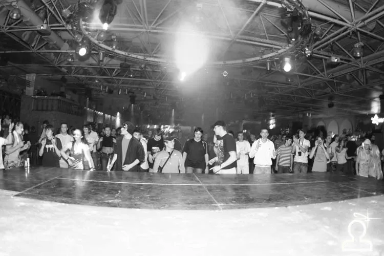 Under Pressure Live