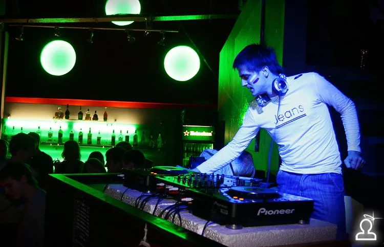 FIFA WORLD CUP PARTY: RUSSIA-SLOVENIA