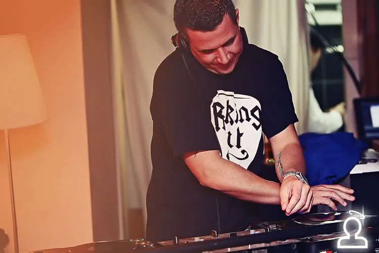 Dj ROB WILDER