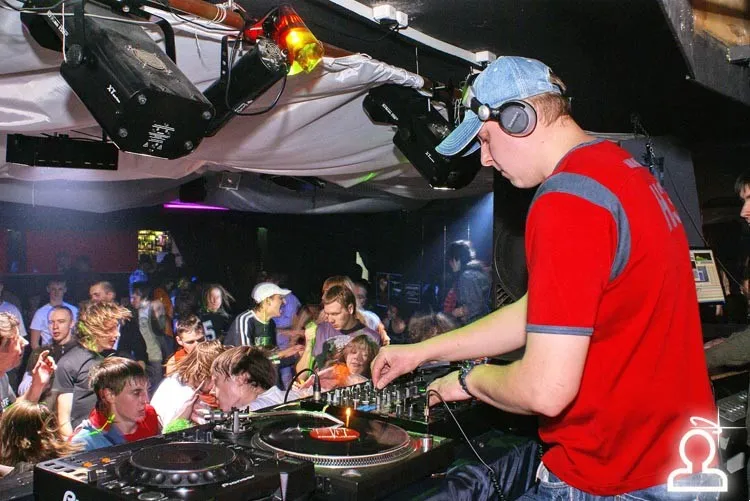 FrozenBass Connection