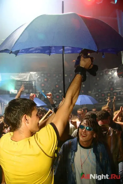 Winston Clubbin’ Clouds (Dj Asya)