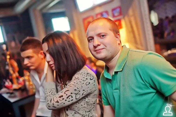 Танцы на барной стойке
