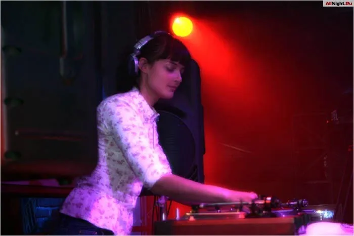 DJ Housekeeper (Zeppelin) & Monica Electronica (Голландия)