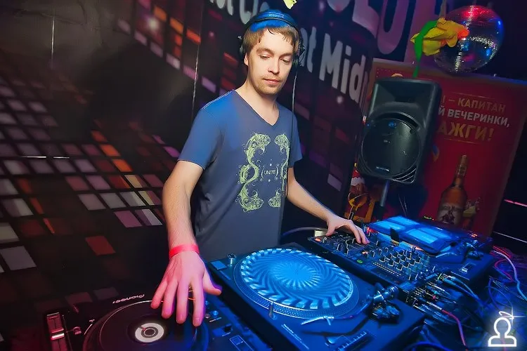COME BACK TIME the BEACH SEASON / Dj MACARENKO