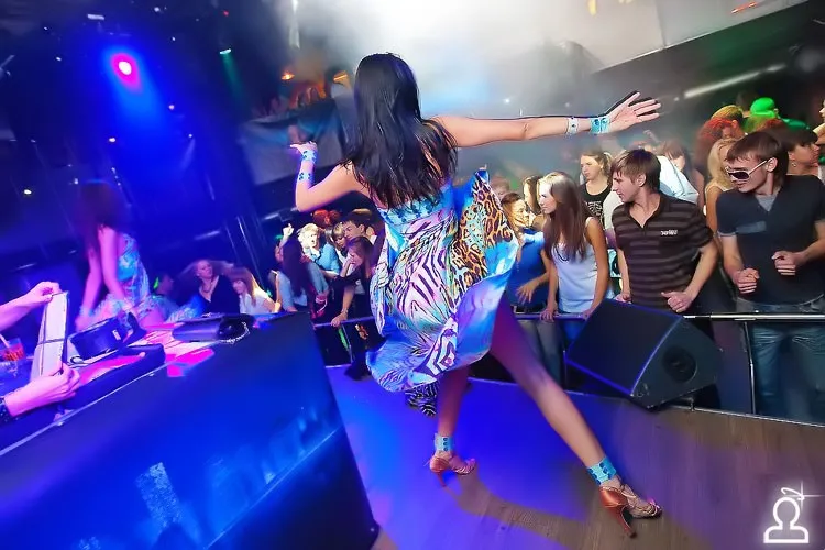 SUMMER JET - DJ She & feat Аdriana