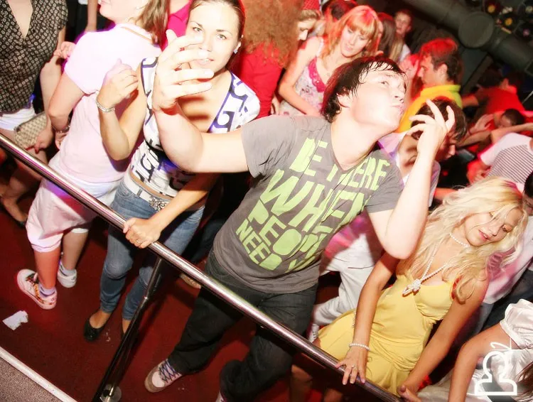 RICH & BITCH /DJ DLEE