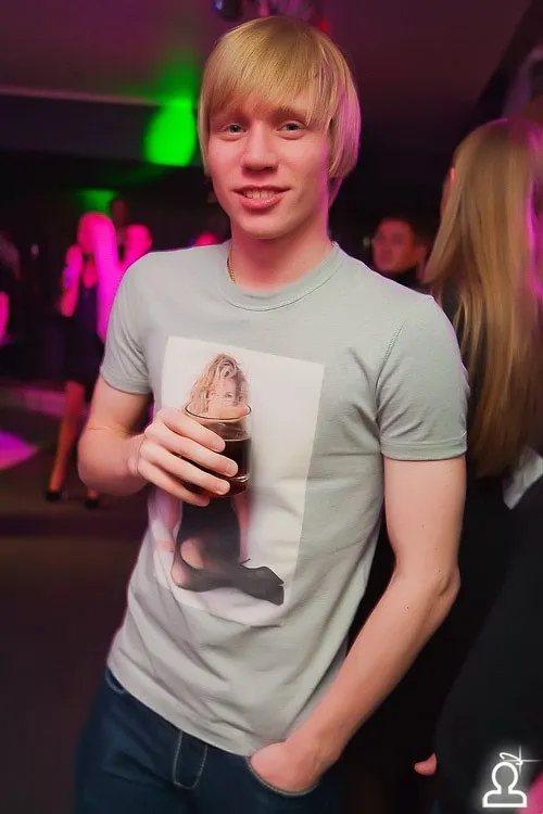 НА ИБИЦУ