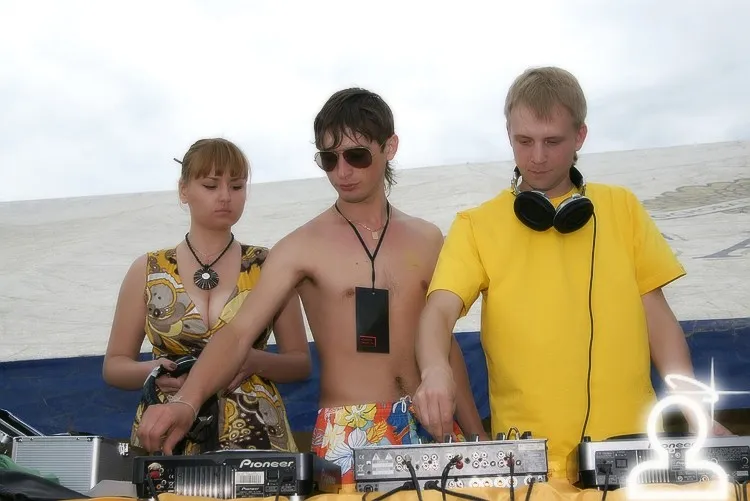 ELECTROBEACH