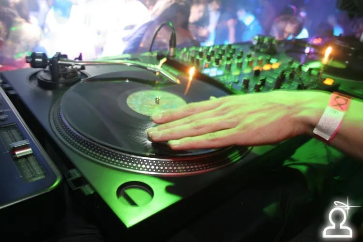 Techno vs. Trance @ 4Rooms (foto by Mikie)