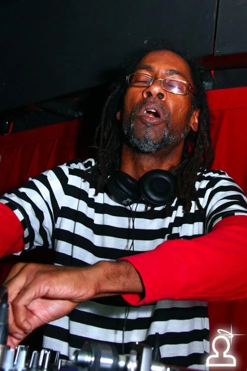 Dj ElbeBad
