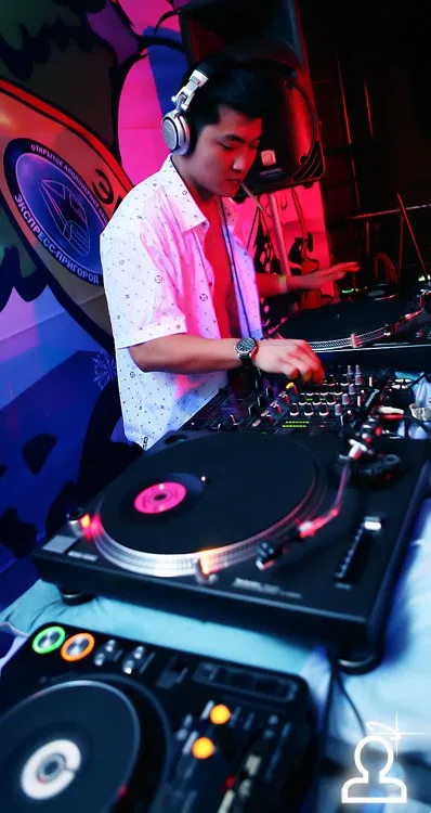 Dj Simon