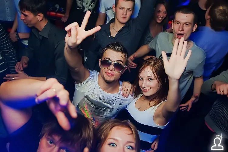 BEN DJ & MELANIE ESTELLA