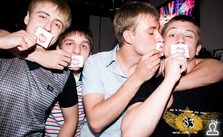 КИСС НА БИСС