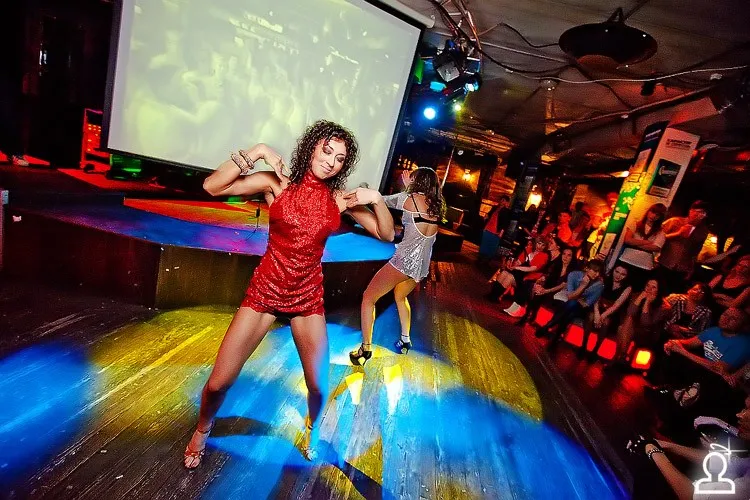 Shake it party