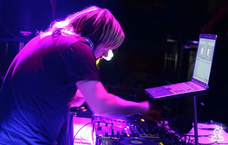 LUXURY PEOPLE / DJ Nejtrino