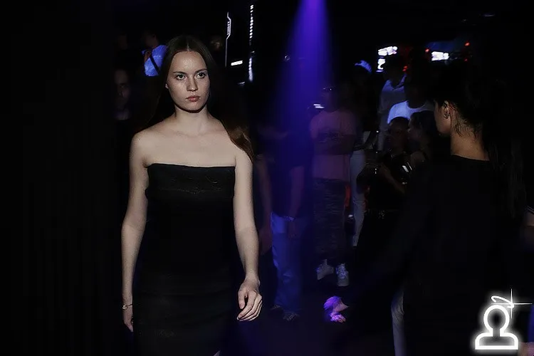 Fashion - показ на вечеринке Nanotek