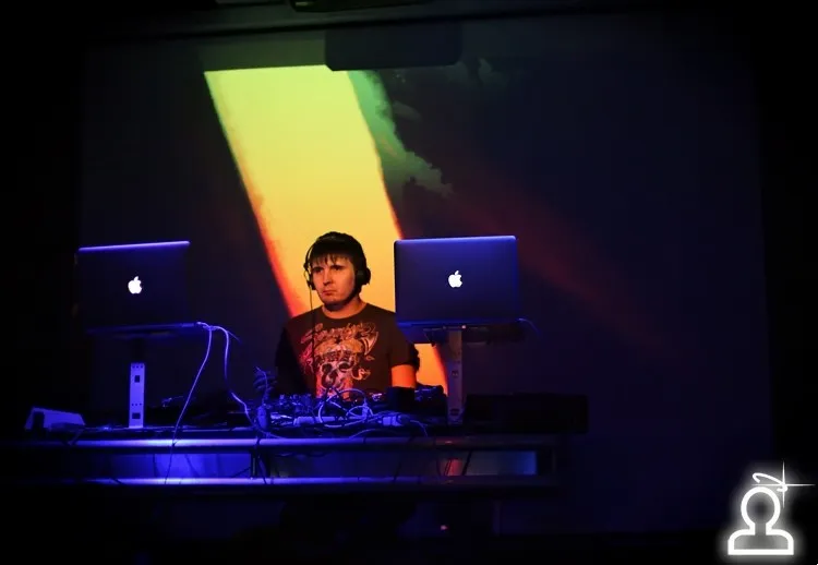 Drum & Bass Arena / The History II: Back 2 the Oldschool