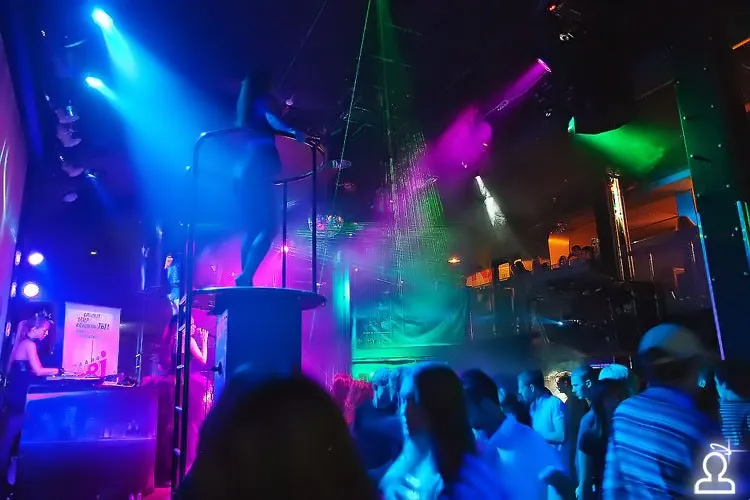 SUMMER JET - DJ She & feat Аdriana