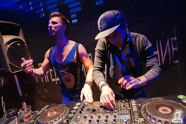 BEN DJ & MELANIE ESTELLA