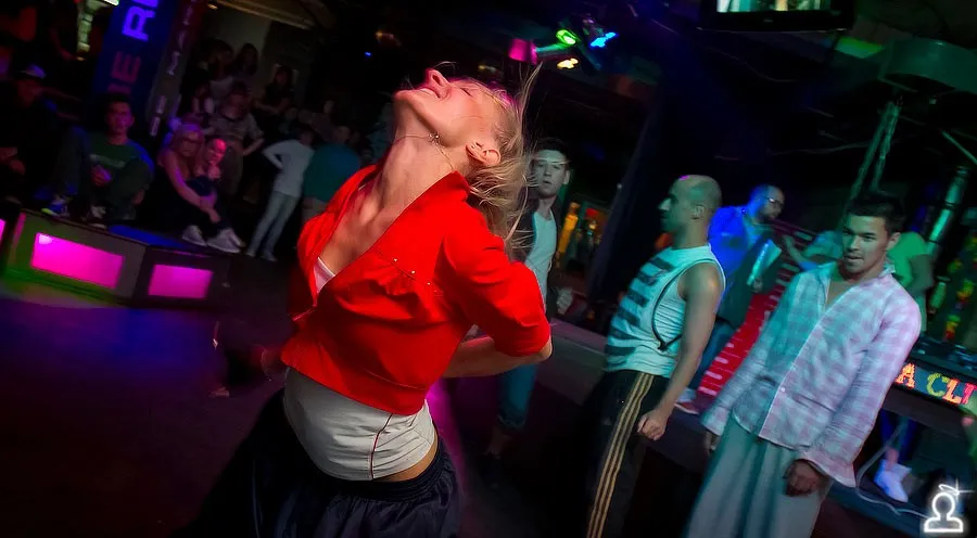 Shake it party: Соседи