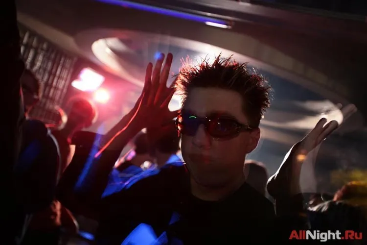 И повторится все, как встарь: Аптека, улица, Dj Фонарь