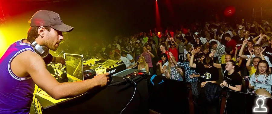 AERODROM: RAVE TERMINAL