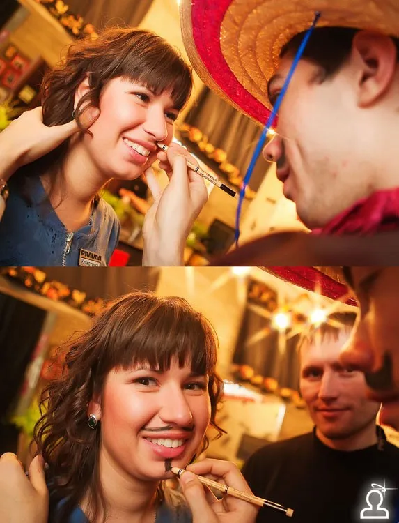 На усах