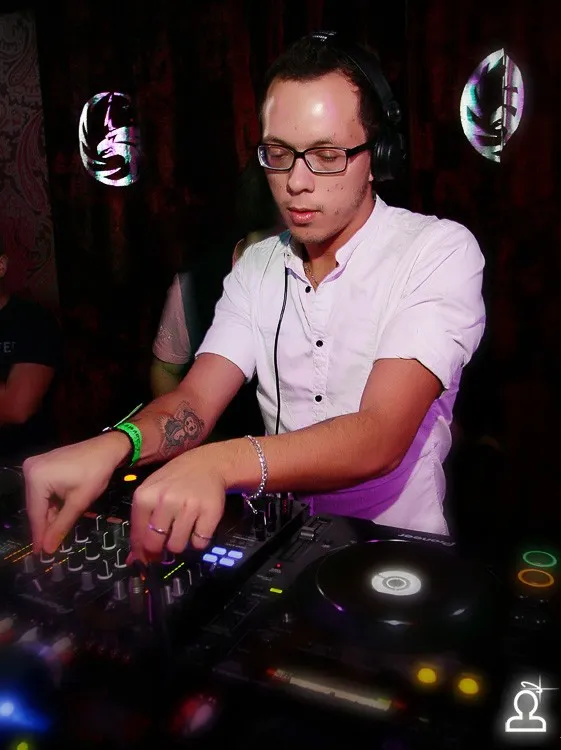 DJ NIKI
