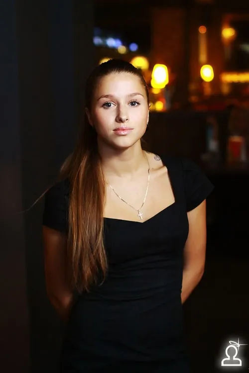 Караоке танцует