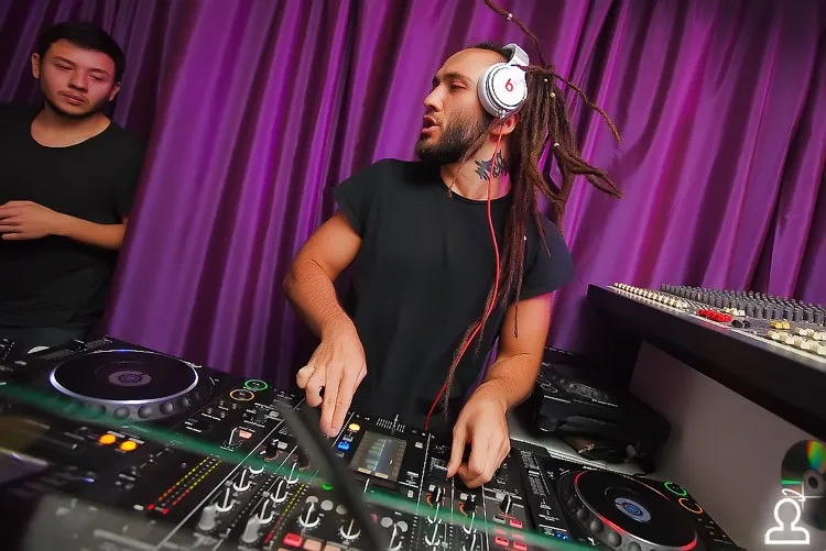 DJ M.E.G.