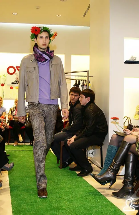 Показ KENZO