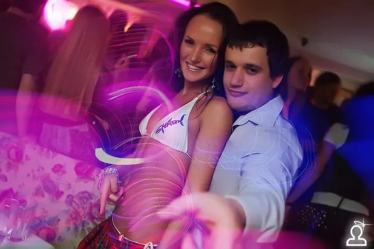 Le Buffet & DOЖDЬ HOUSE Mafia are present