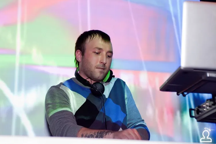 Начало / Dj Tom Pooks