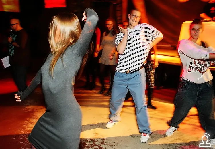 SHAKE IT PARTY
