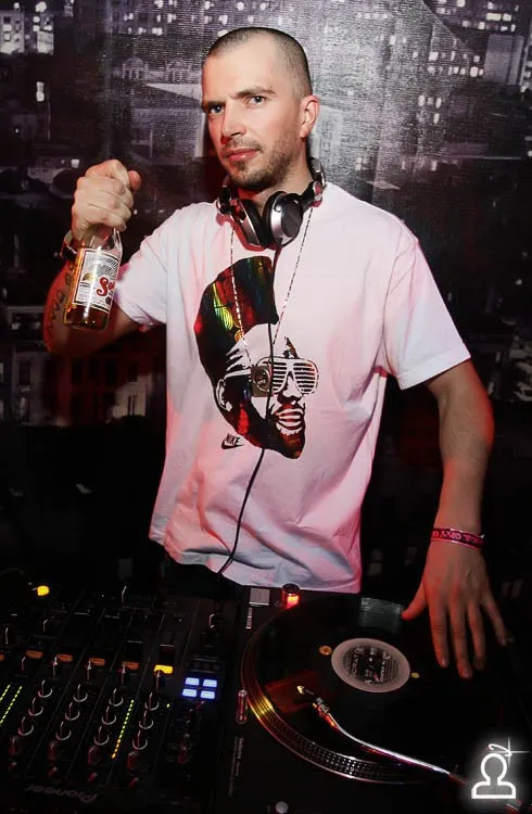 DJ DLEE