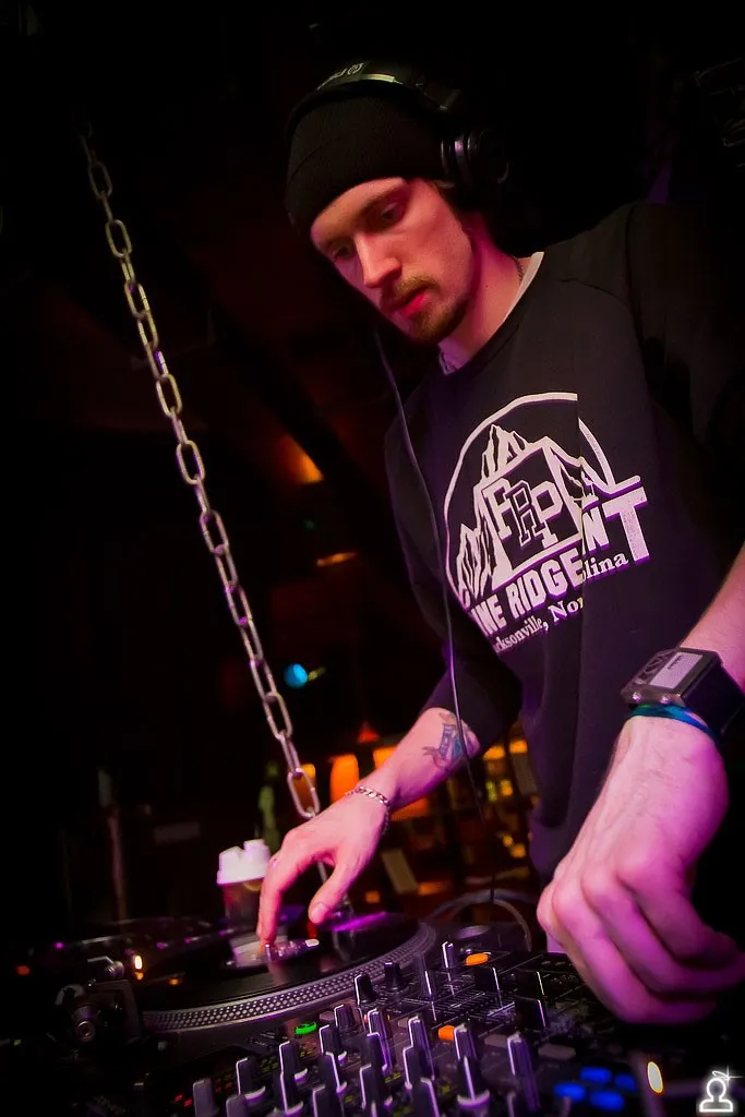 ONE STEP – DUBSTEP