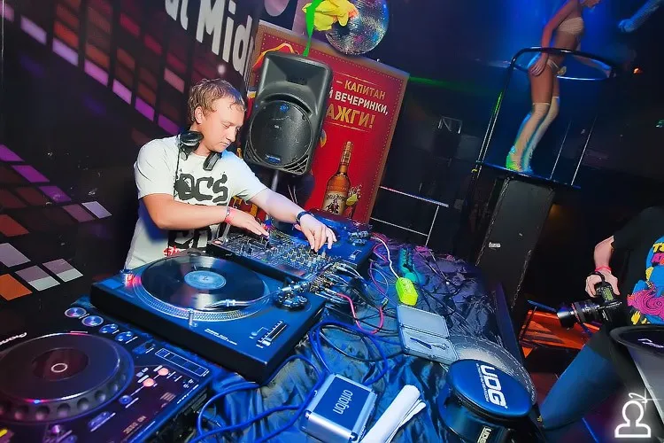 COME BACK TIME the BEACH SEASON / Dj MACARENKO