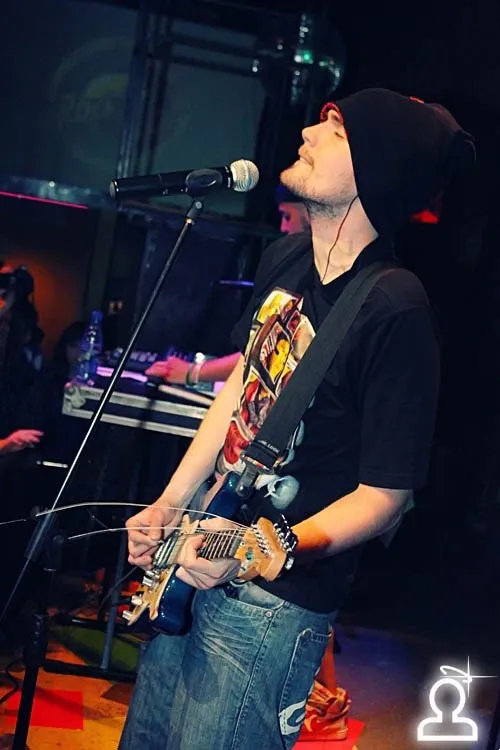 NOIZE MC