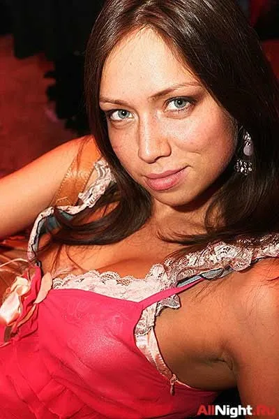 Pink Party, Блондинки в Розовом