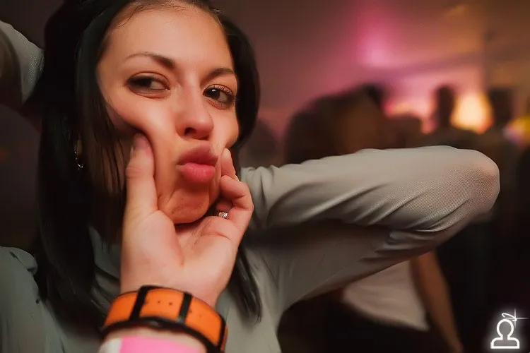 Le Buffet & DOЖDЬ HOUSE Mafia are present