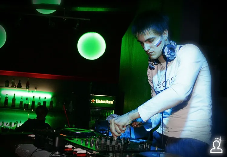 FIFA WORLD CUP PARTY: RUSSIA-SLOVENIA