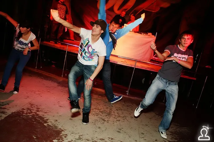 SHAKE IT PARTY