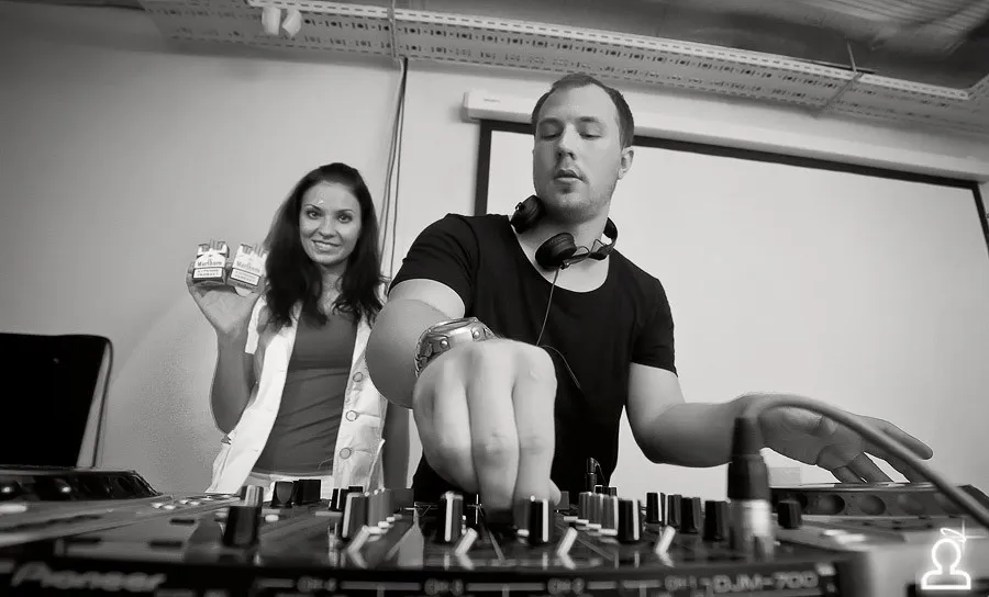 Kris Menace (France) / Re_Play