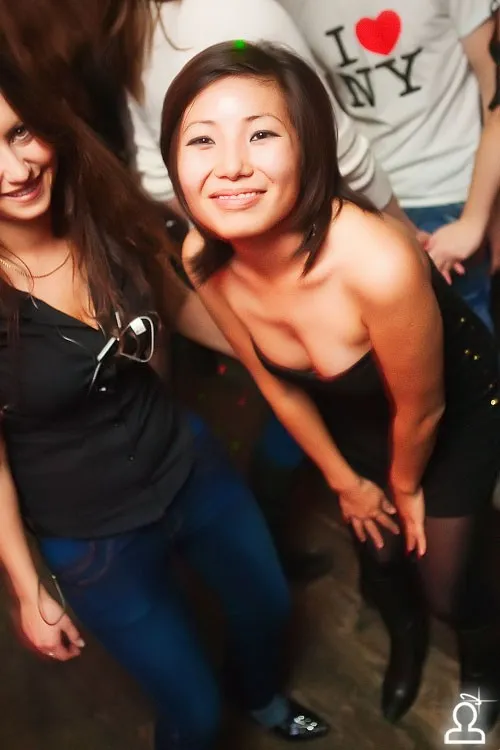 На усах