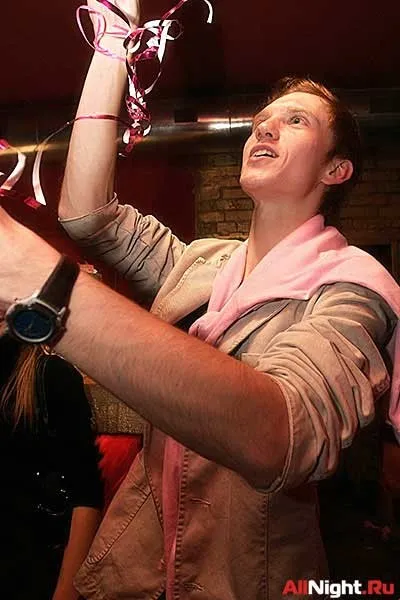 Pink Party, Блондинки в Розовом