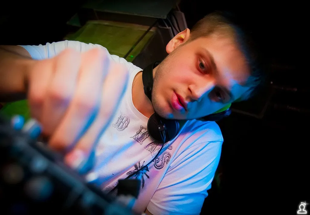 ONE STEP – DUBSTEP