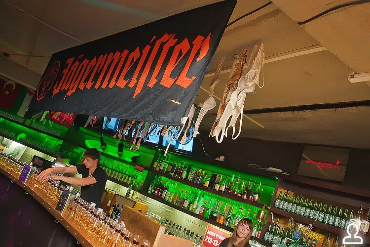 JagerBull Staff